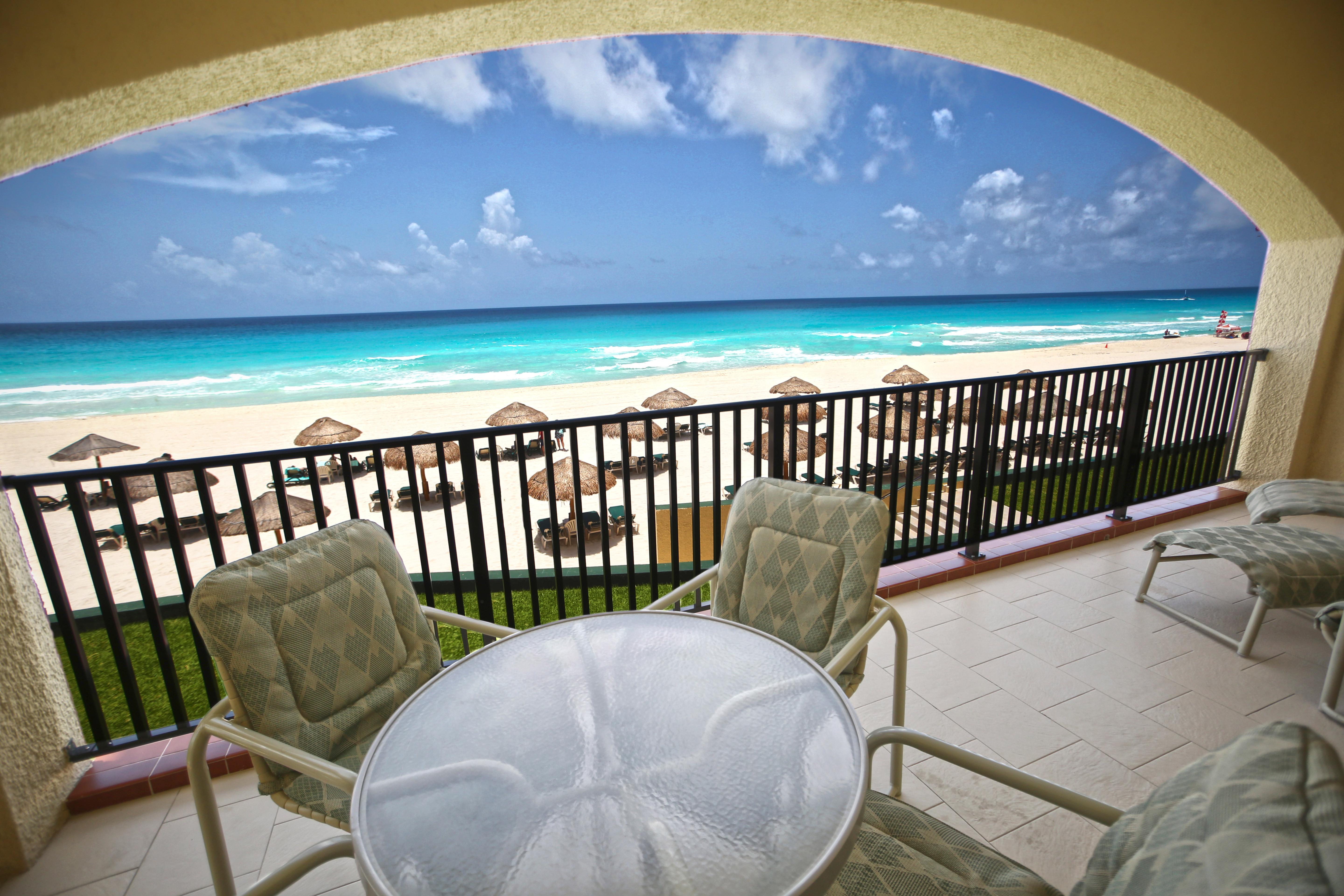 The Royal Islander - An All Suites Resort Cancun Exterior photo